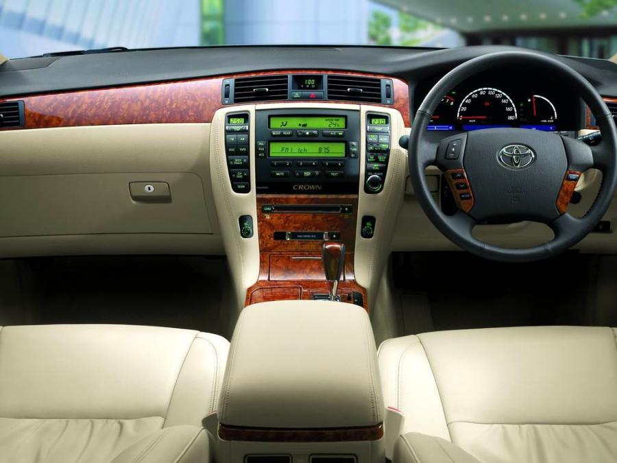  Toyota Crown Majesta 2004 года  (фото 13 из 15)